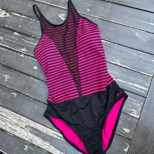 Nike Laser High Neck One Piece Swimsuit Size Large EUC